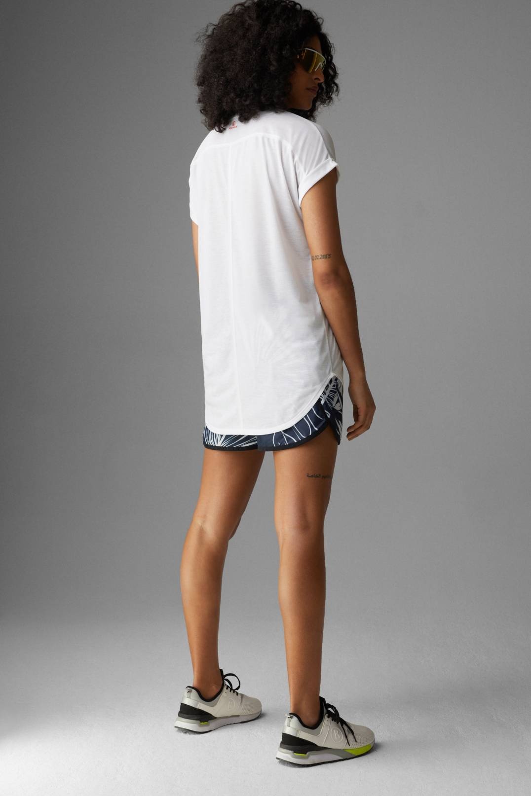 EVIE T-SHIRT IN WHITE - 3