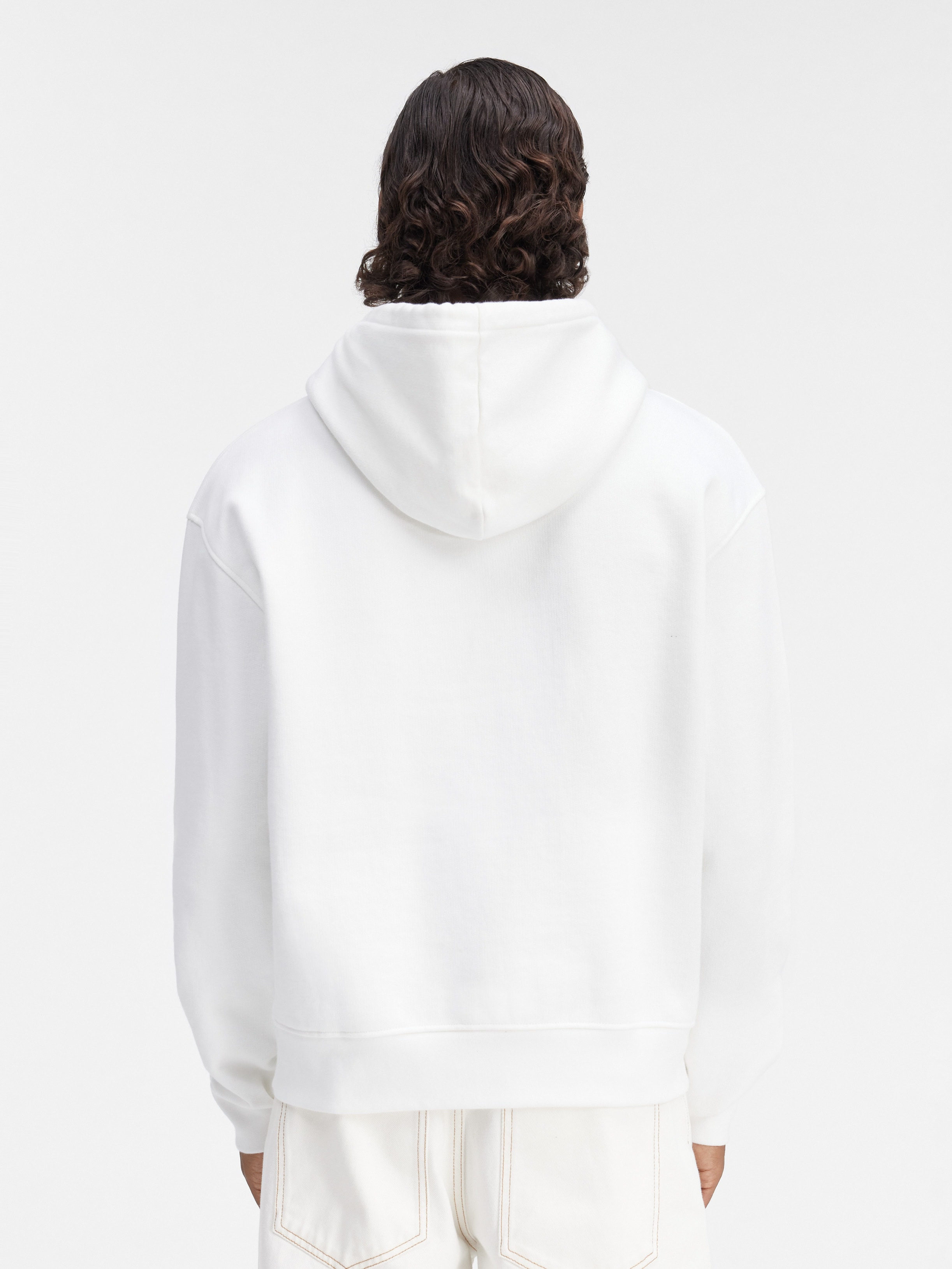 Le sweatshirt brodé - 2