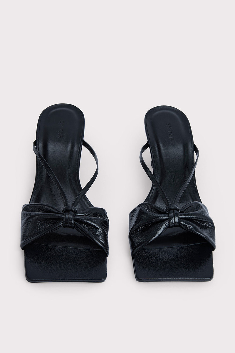 Freya Black Gloss Grained Leather 4