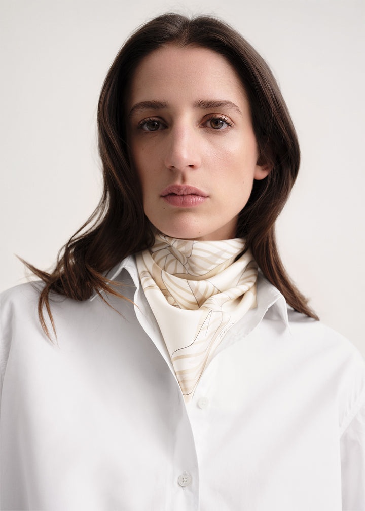 Knotted monogram silk scarf vanilla - 2