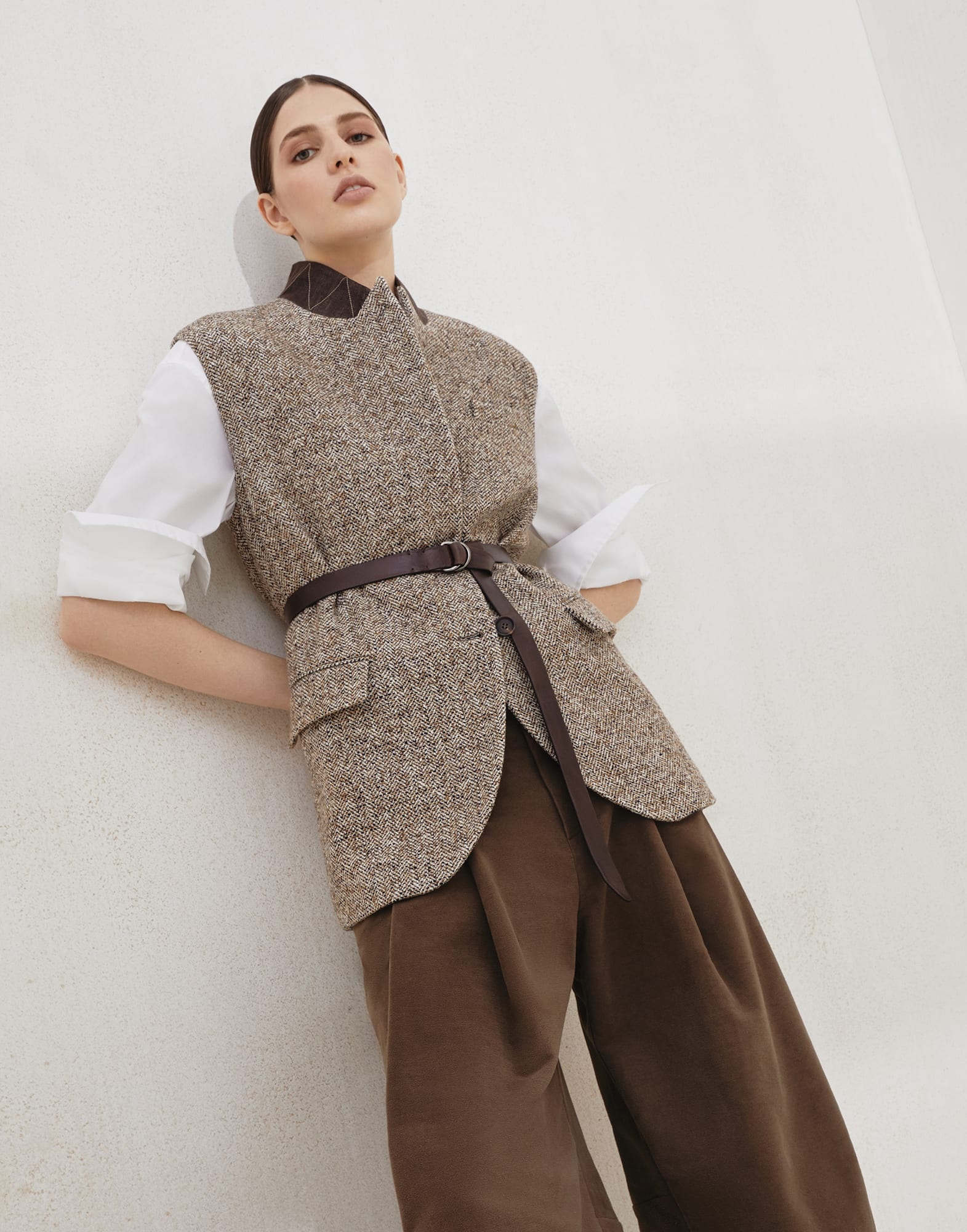 Flecked virgin wool and silk chevron vest with leather belt and monili - 4