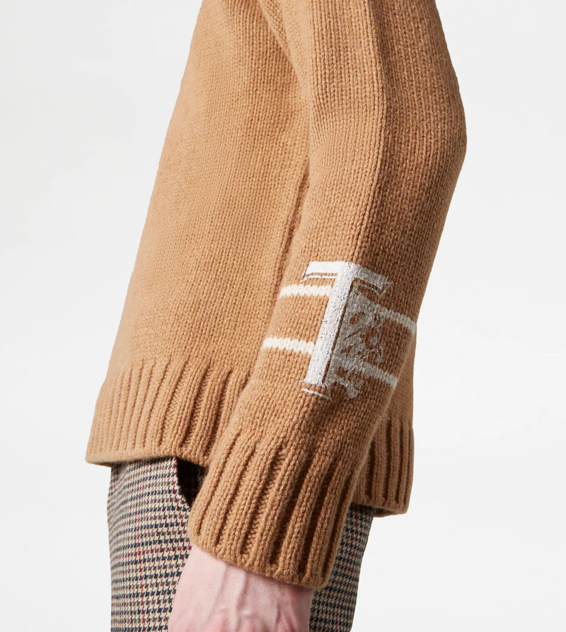 ROUND NECK JUMPER IN CASHMERE BLEND - BROWN 5