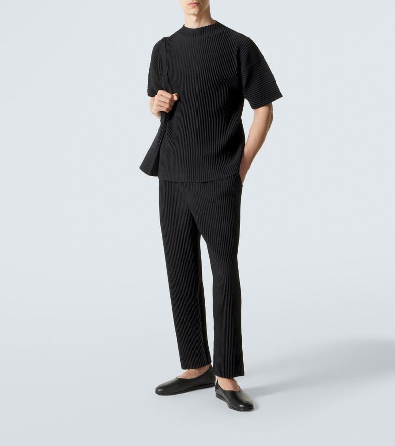 ISSEY MIYAKE Monthly Colors: March pleated T-shirt outlook