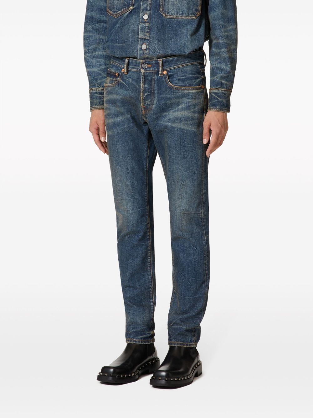 V-detail straight-leg jeans - 3