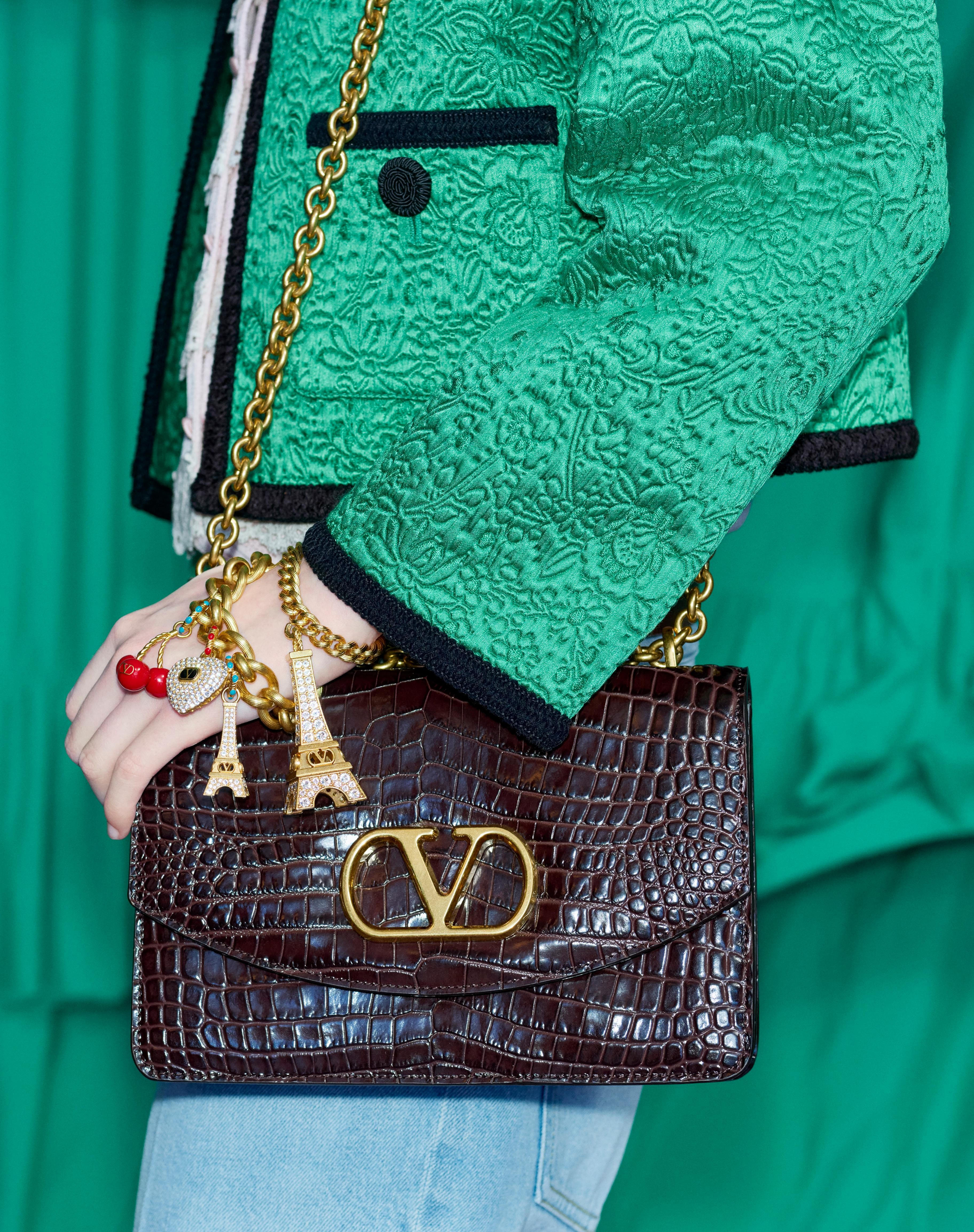 CHEZ VALENTINO BRACELET IN METAL, ENAMEL AND SWAROVSKI® CRYSTALS - 7