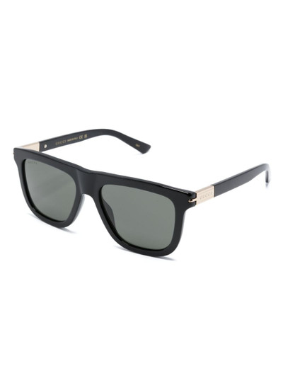 GUCCI logo-plaque wayfarer-frame sunglasses outlook