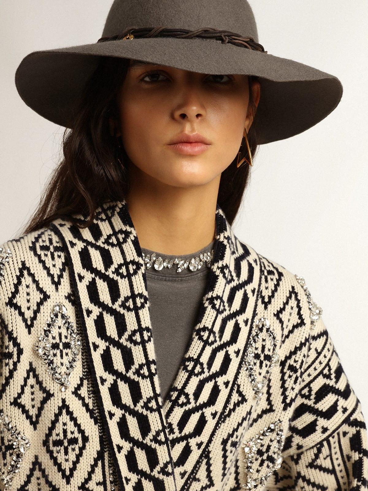 Cardigan in papyrus-colored wool with jacquard motif and crystals - 2