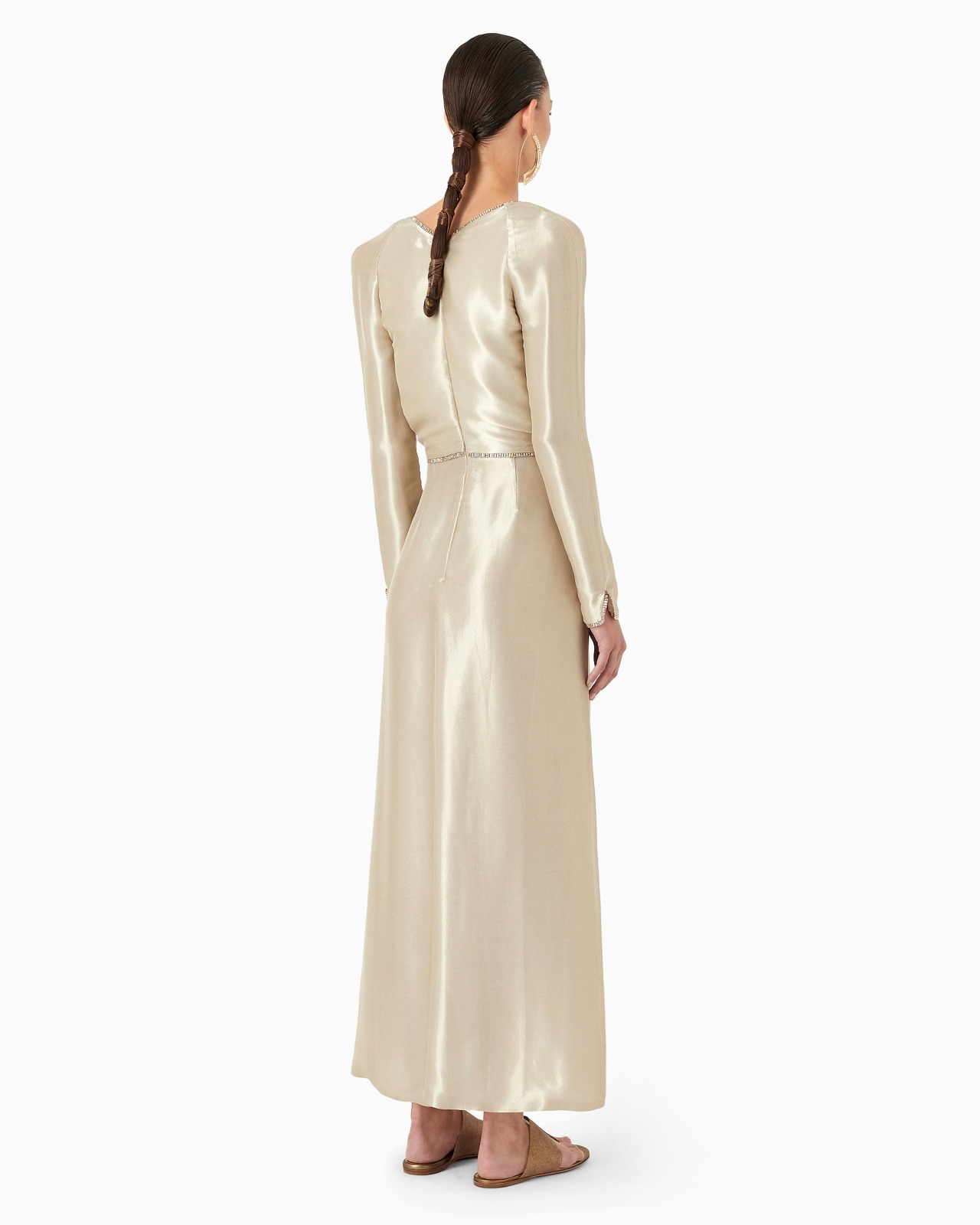Long dress with embroideries and floral embellishment - 3