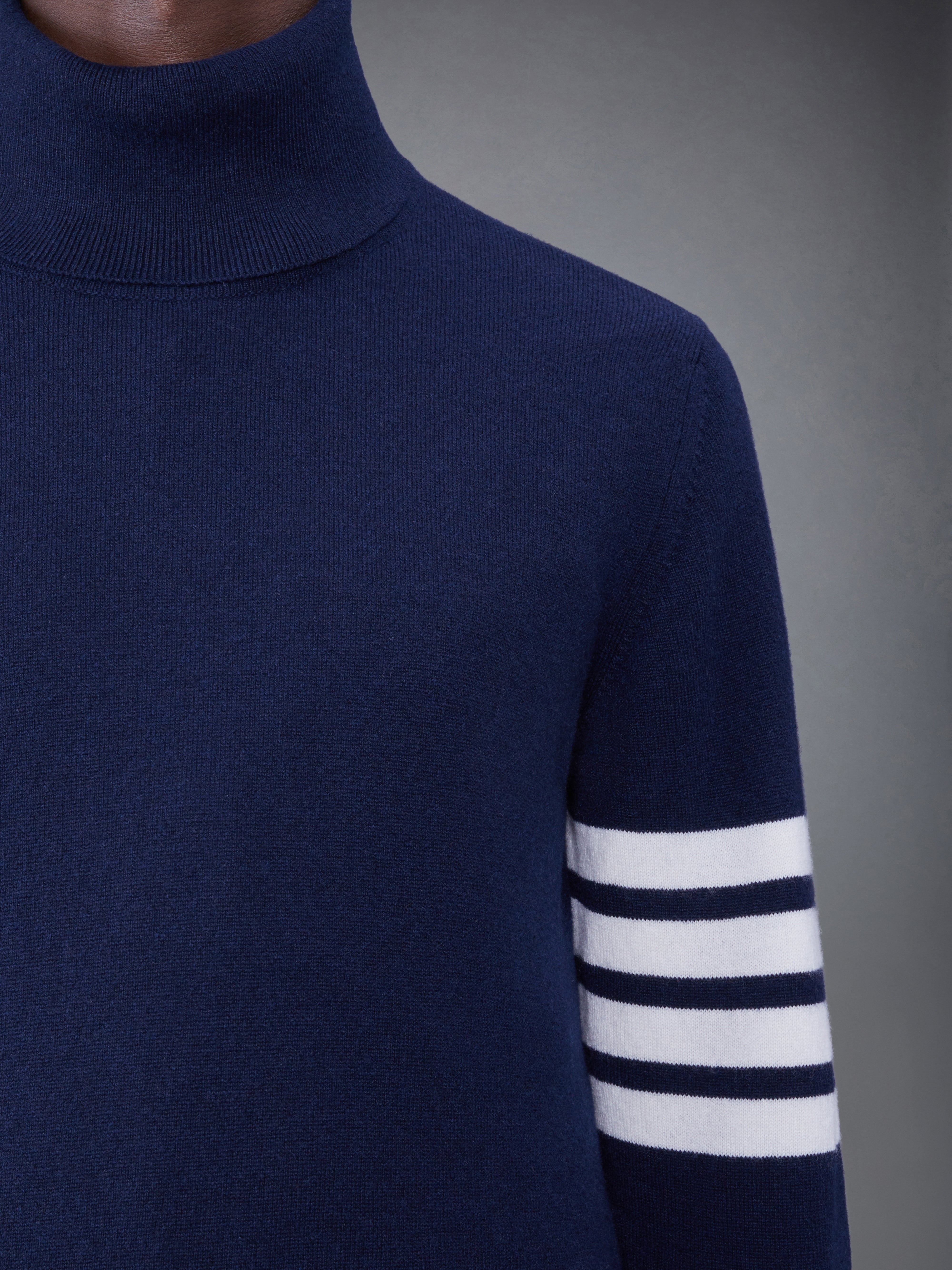 CASHMERE 4-BAR CLASSIC TURTLENECK - 6