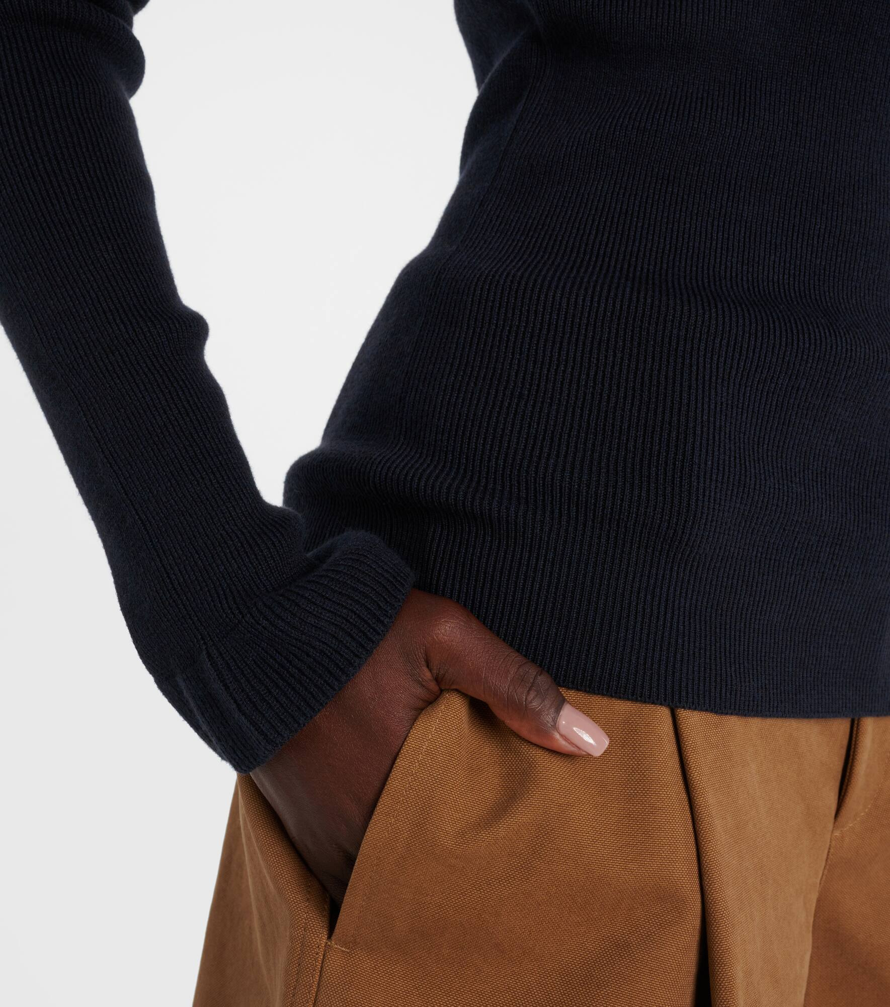 Ribbed-knit cotton and wool turtleneck sweater - 5
