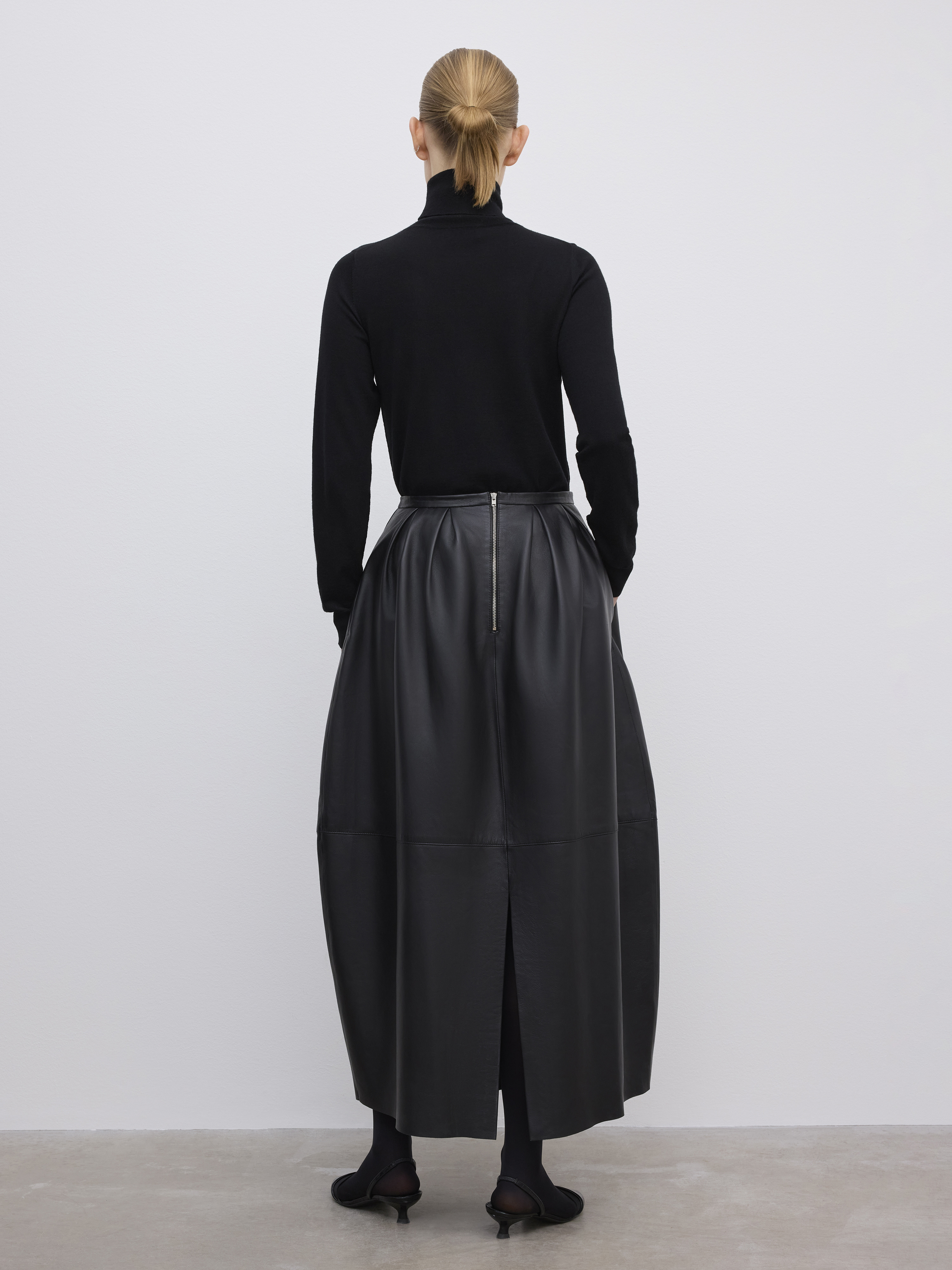 Curved Leather Skirt - 5