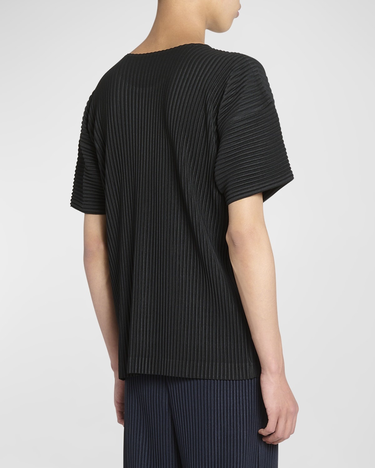 Men's Basics Short-Sleeve Pleated Shirt - 6