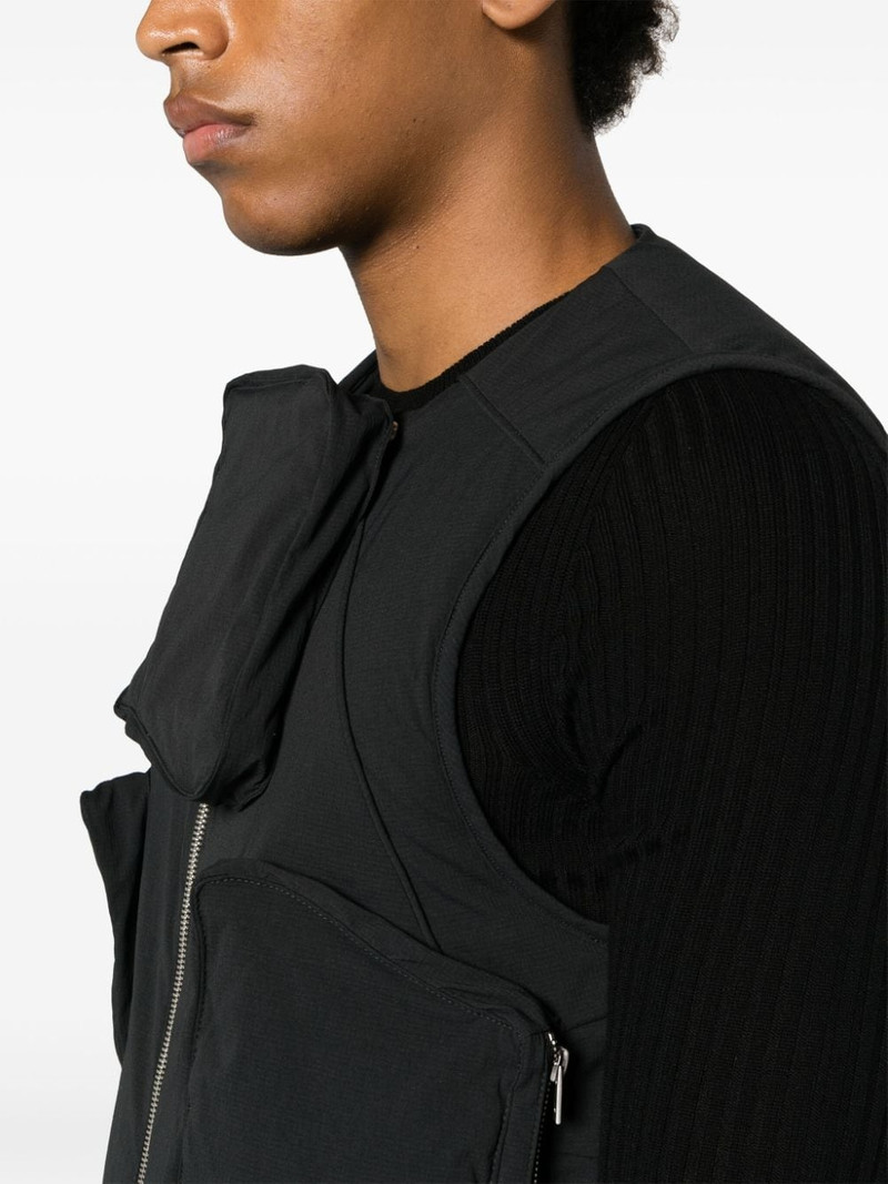 Pooled multi-pocket gilet 5