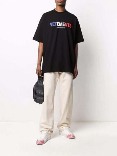 VETEMENTS logo-print oversize T-shirt outlook