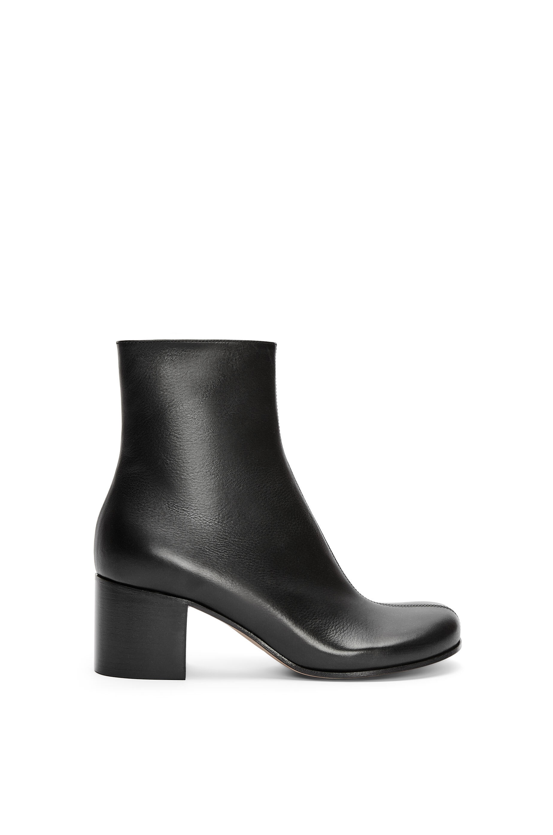 Ankle bootie in calfskin - 1