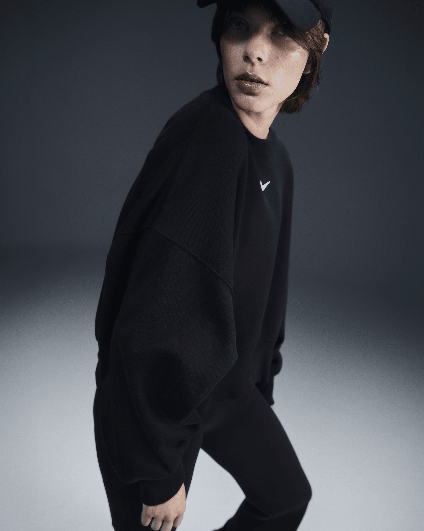 Nike Sportswear Phoenix Fleece Women's Over-Oversized Crew-Neck Sweatshirt - 3