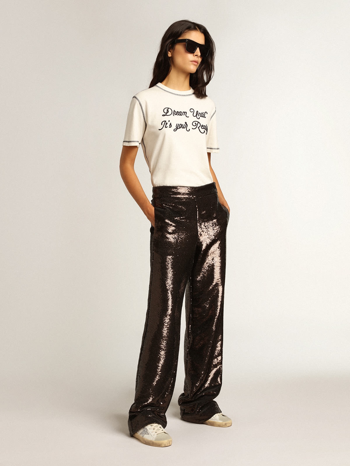 White T-shirt with blue embroidered lettering - 3