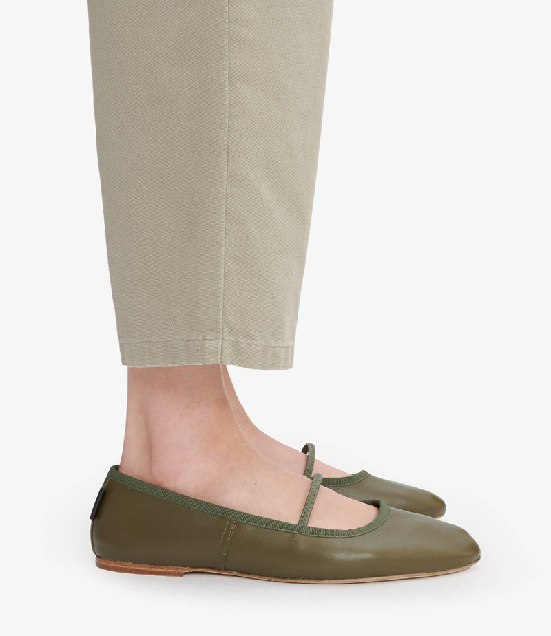 A.P.C. SWAN BALLET FLATS outlook