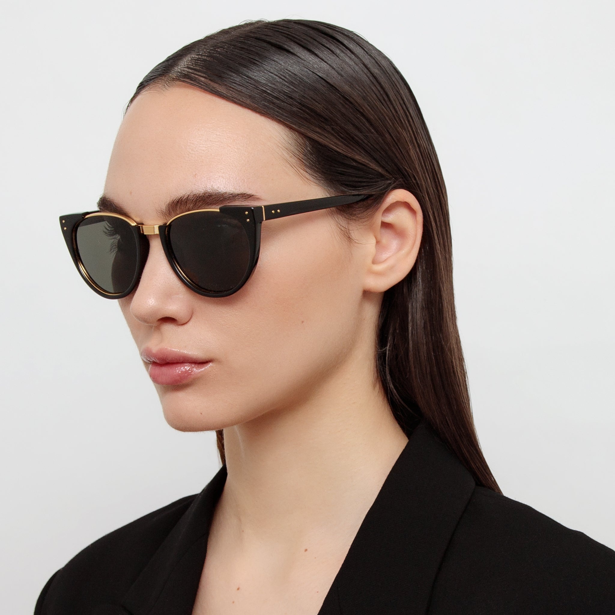 Iris Oval Sunglasses in Black - 2