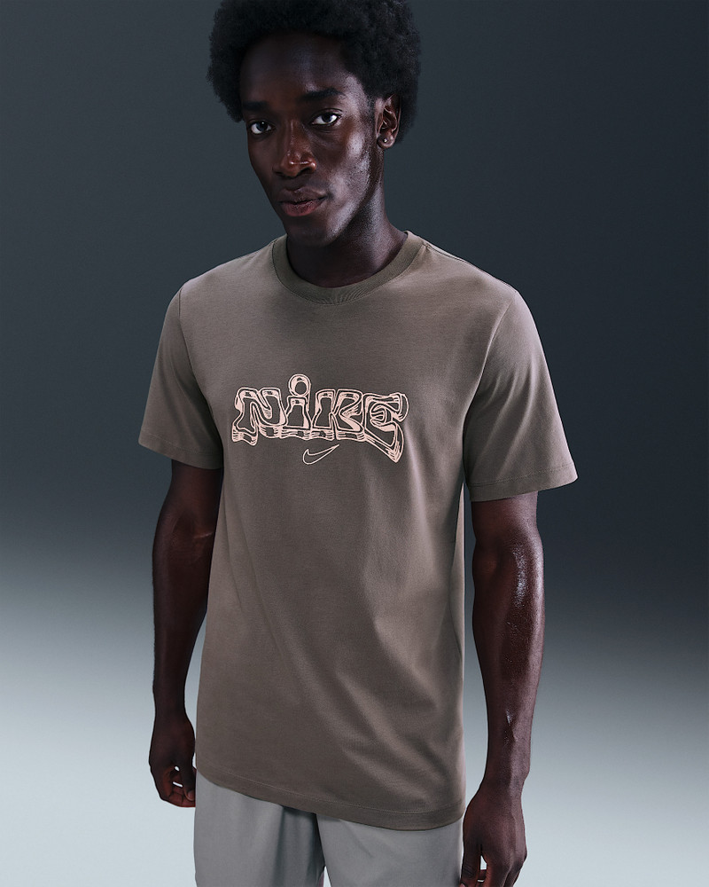 Nike Men's T-Shirt 1