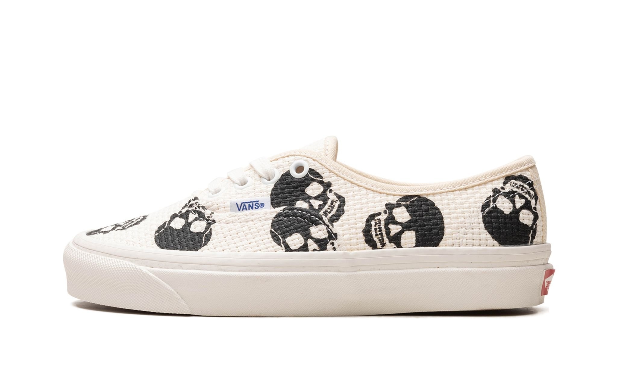 Needlepoint Authentic 44 DX "Skulls" - 1