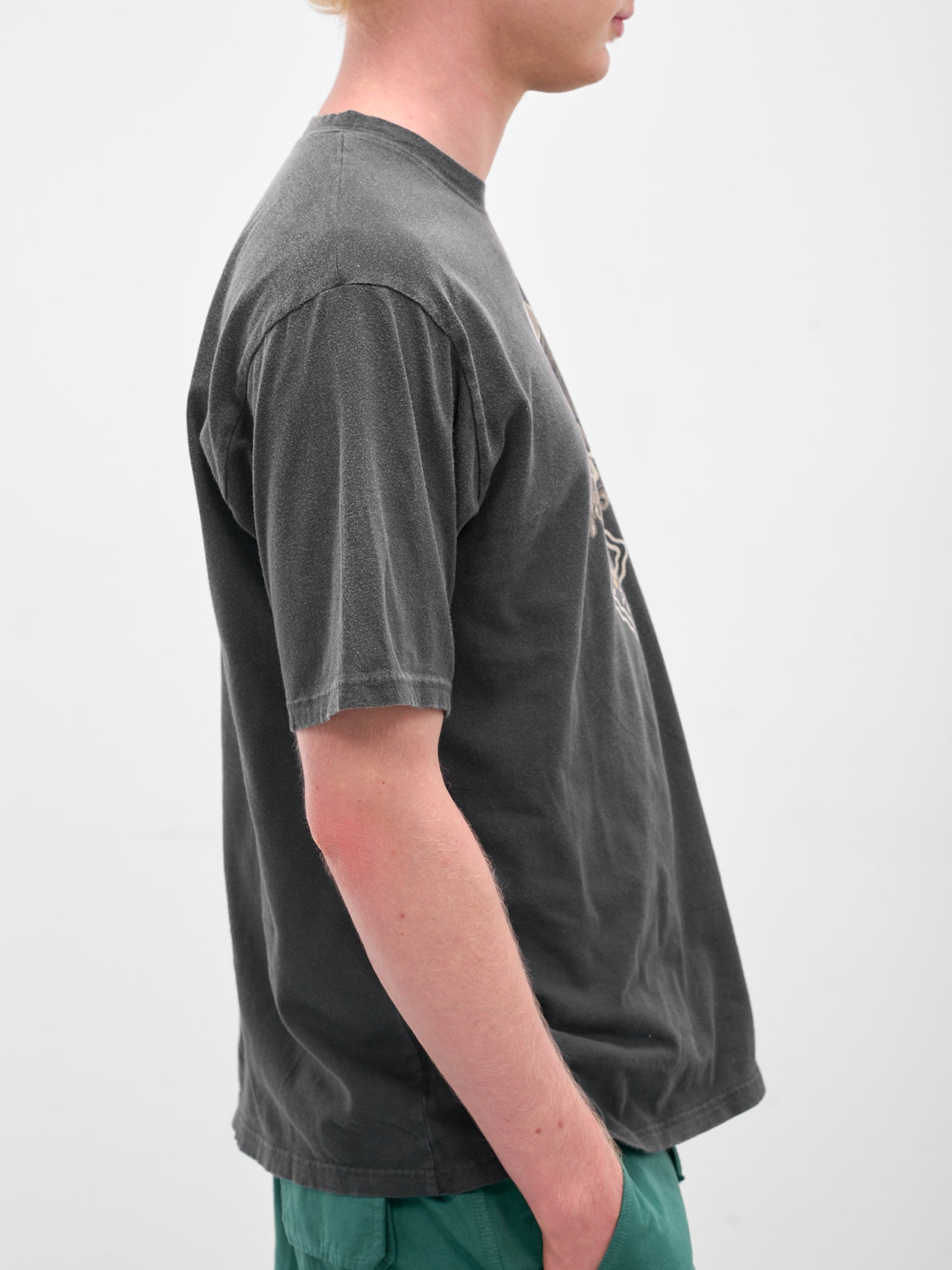 'Peckish Rain Skull' Graphic Tee - 4