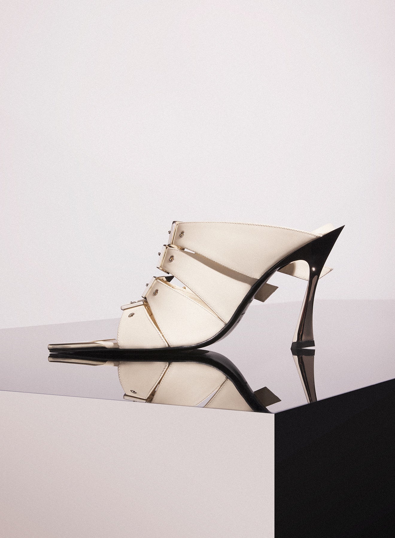 ivory shiny leather buckled fang 95 sandals - 2