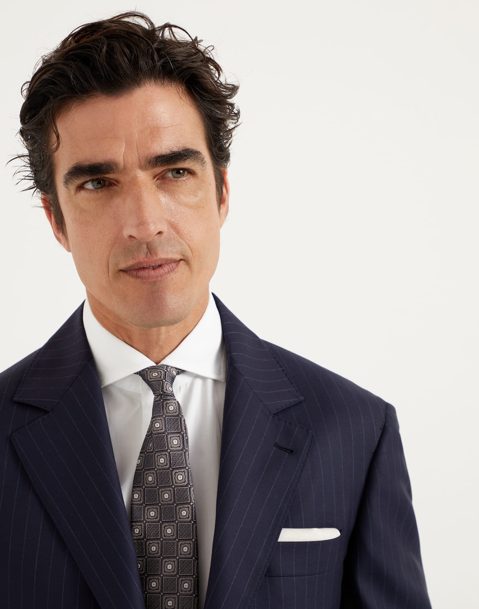 Silk tie with geometric design - 3