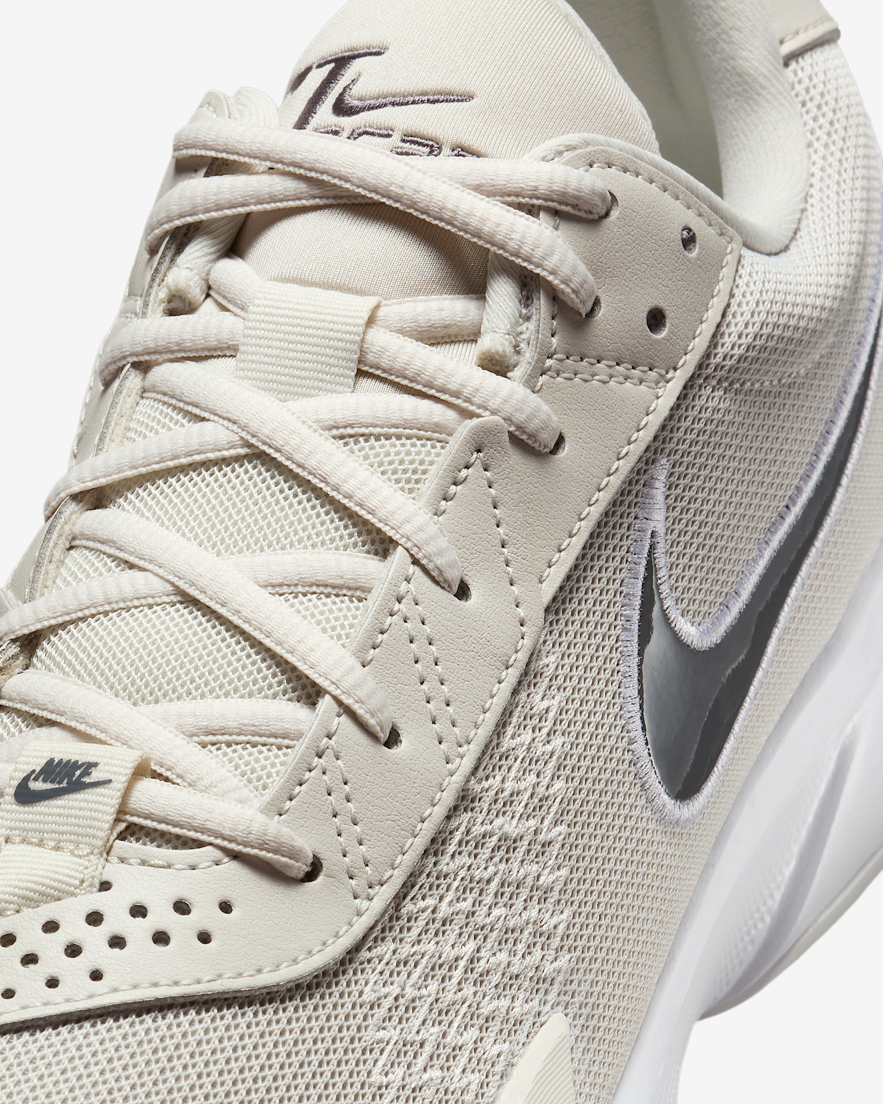 Nike G.T. Cut Academy Basketball Shoes - 7