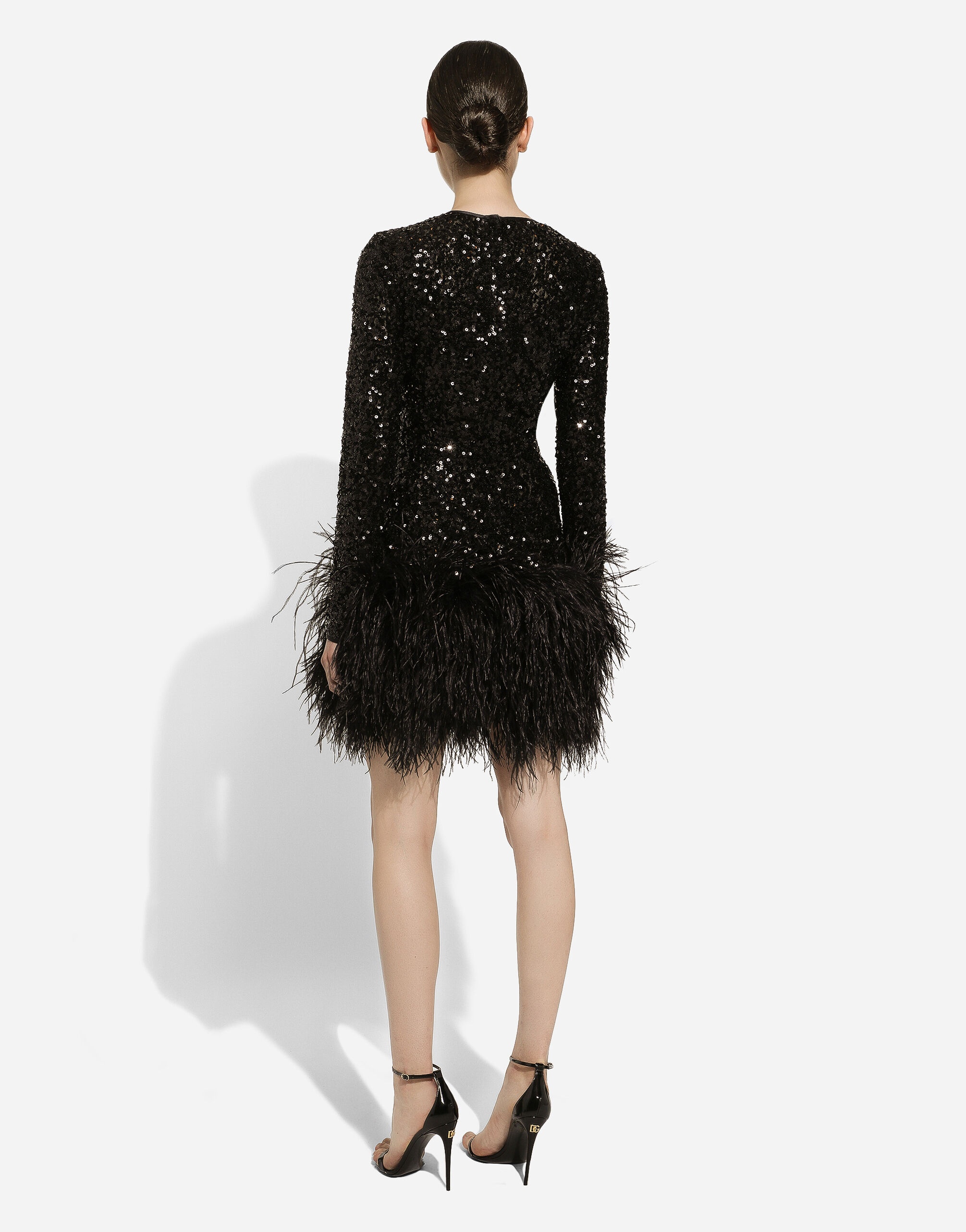 Short sequined dress with feather trim - 3