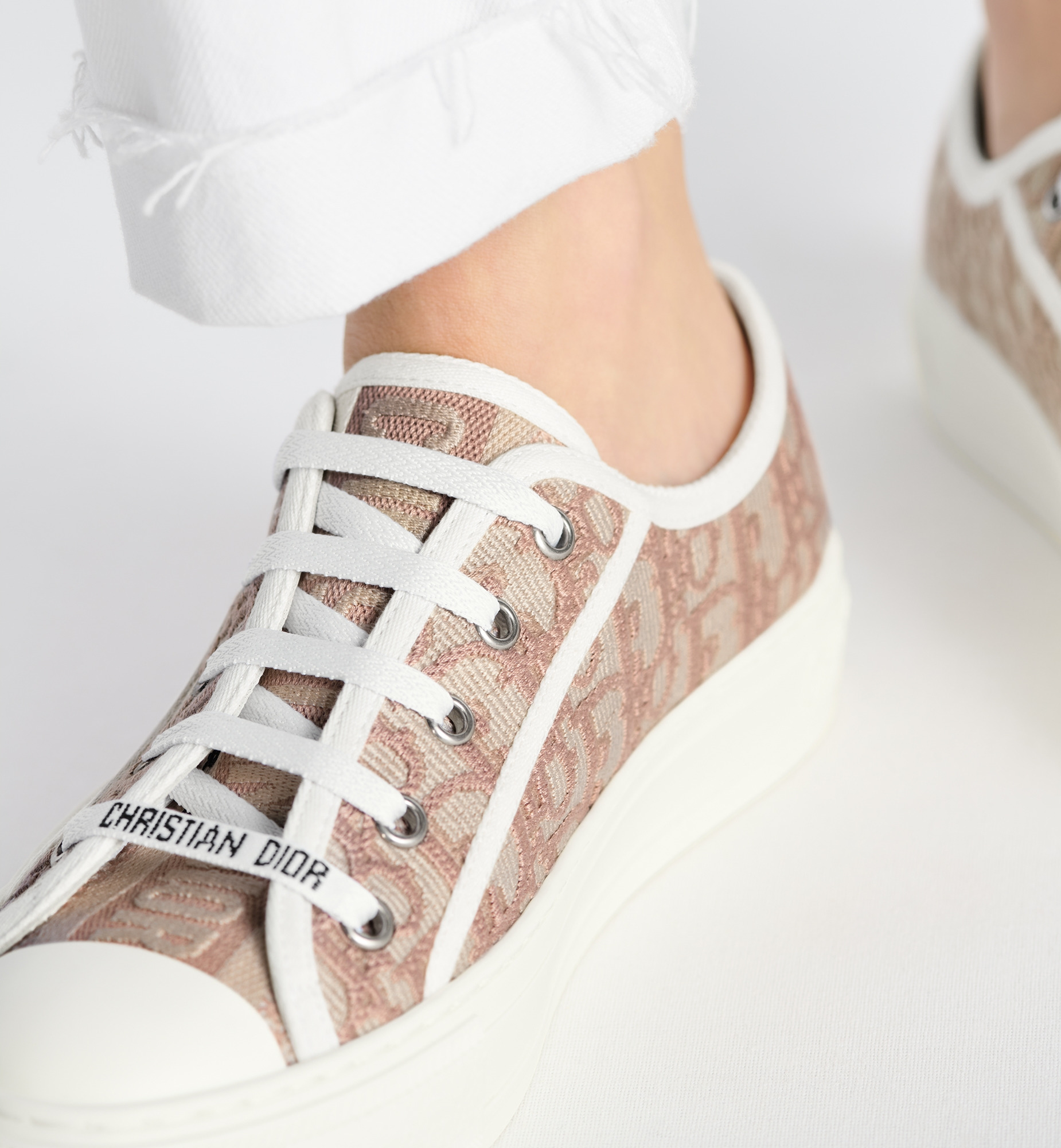【美品】Dior スニーカー Walk'n DIOR 付属品、箱あり 67dcfcf0f0b32.webp