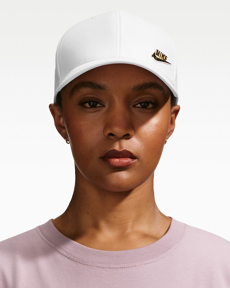 Nike Dri-FIT Club Structured Metal Logo Cap 1