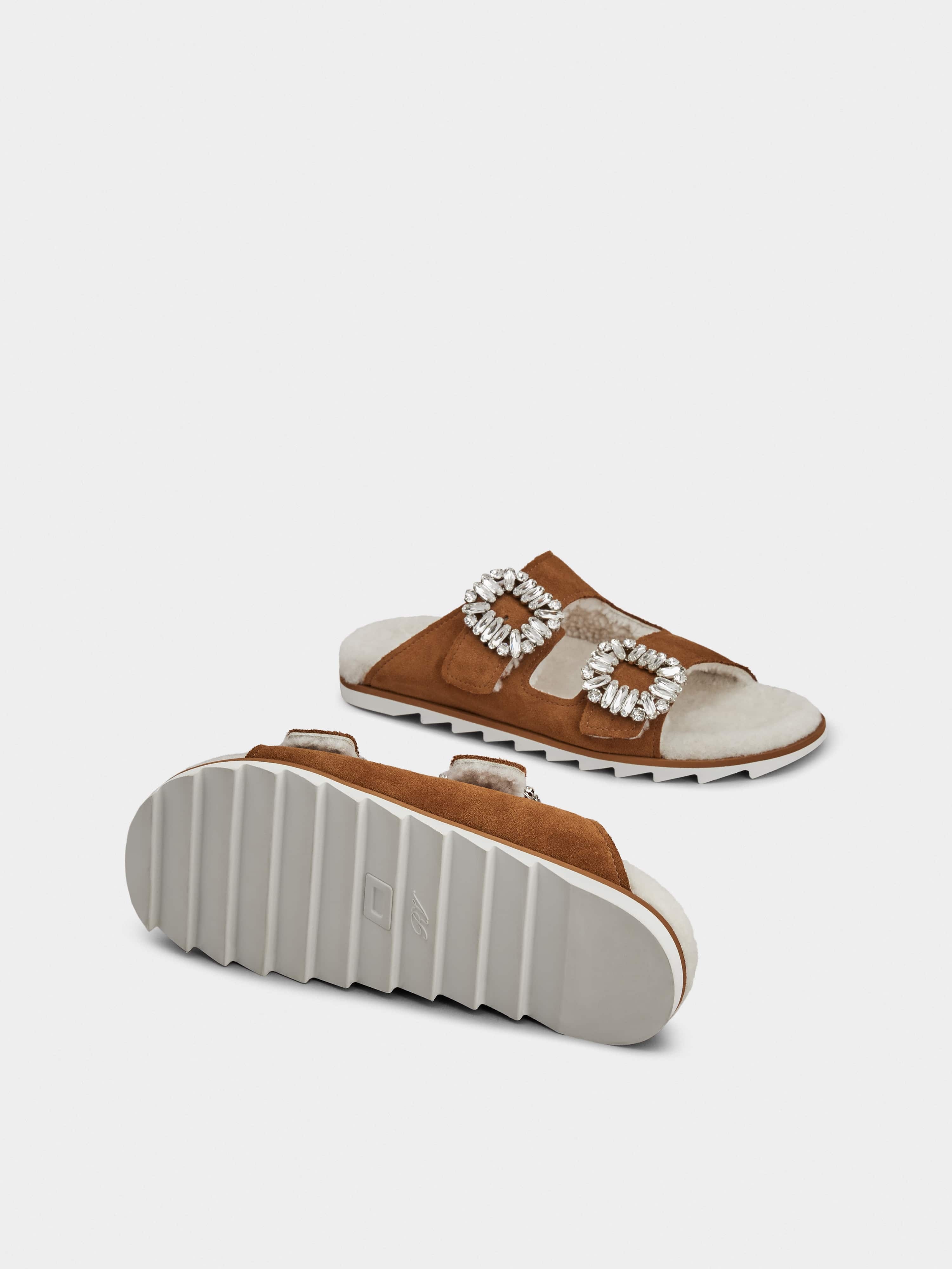 Slidy Viv' Fur Strass Buckle Mukes in Suede - 5