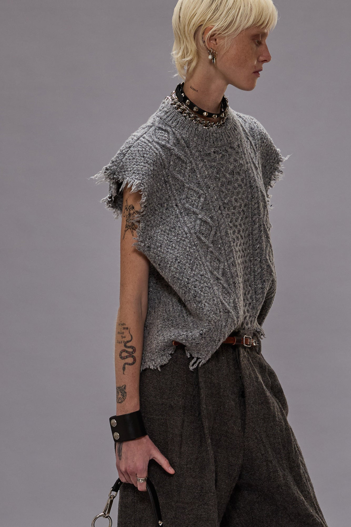 BOYFRIEND CABLE SWEATER VEST - 3