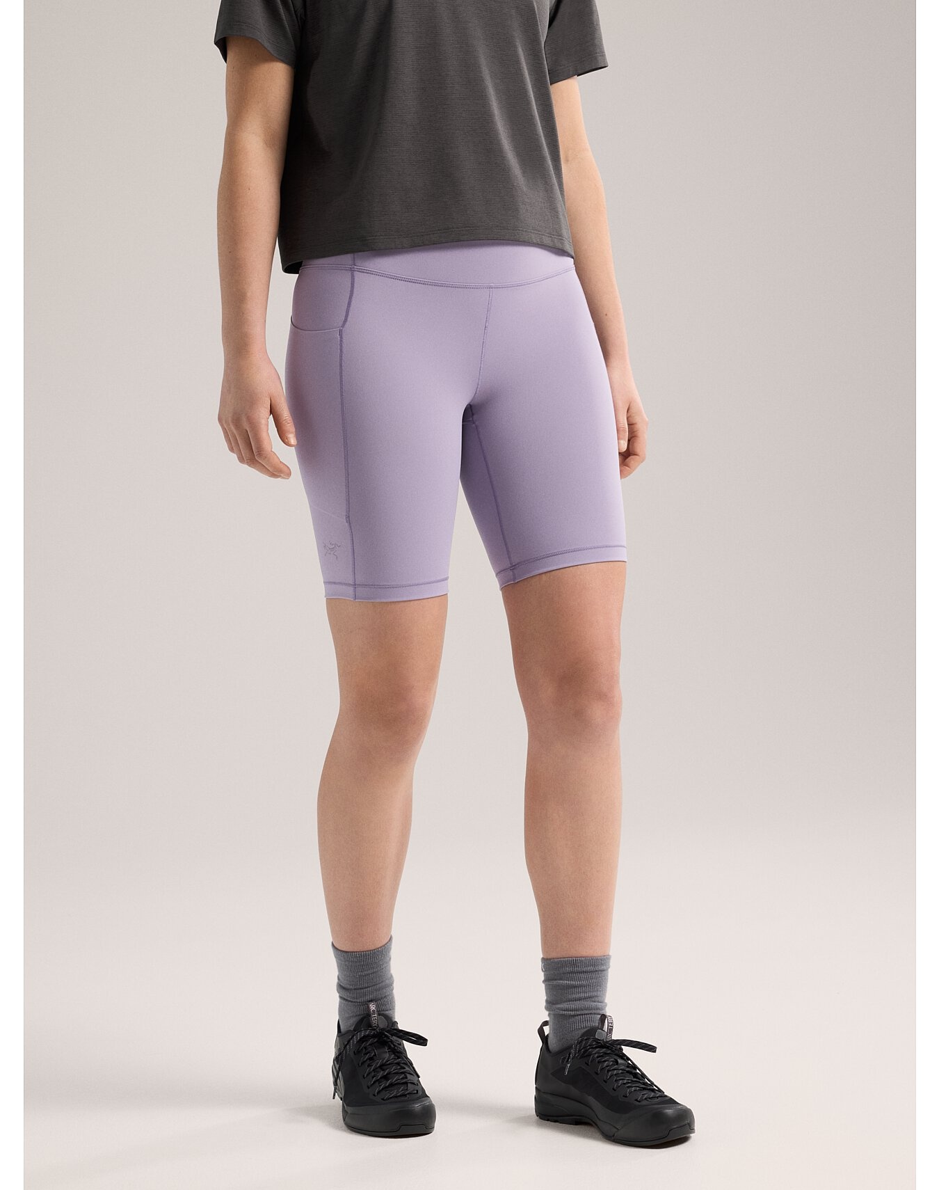 Essent High-Rise Short 8" - 2