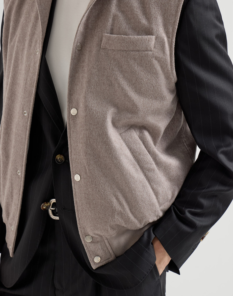 Lightweight cashmere flannel vest with Thermore® padding 4
