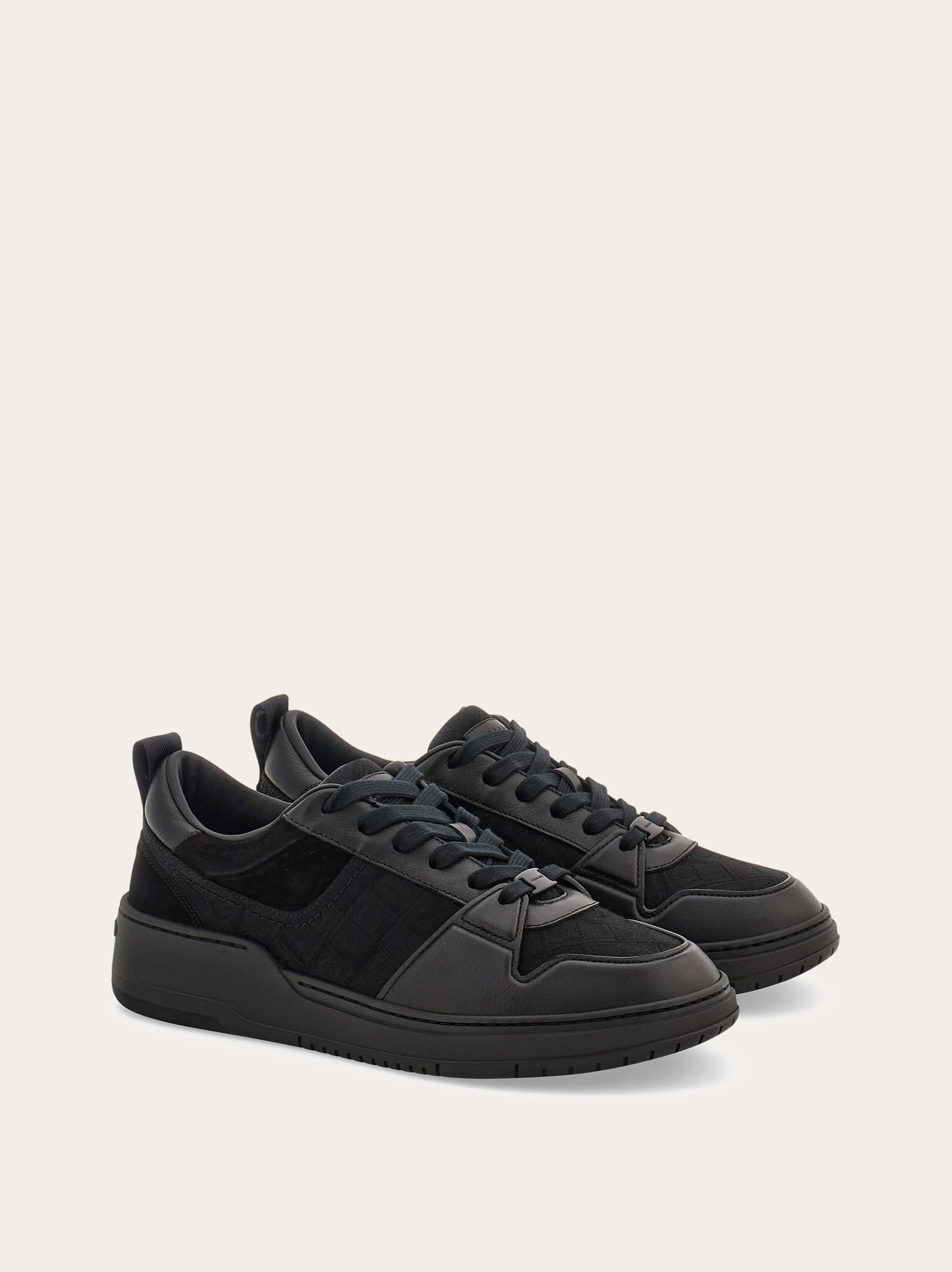 Low top sneaker - 4