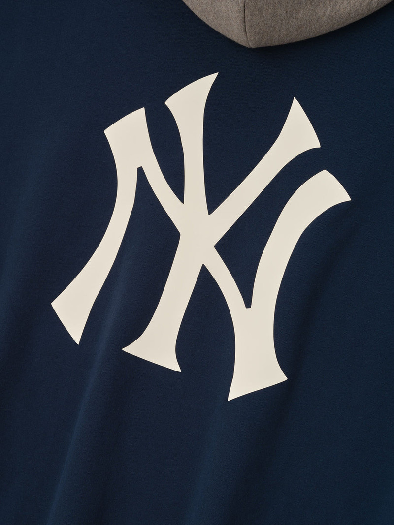 ESSENTIALS Yankees Sport Hoodie outlook