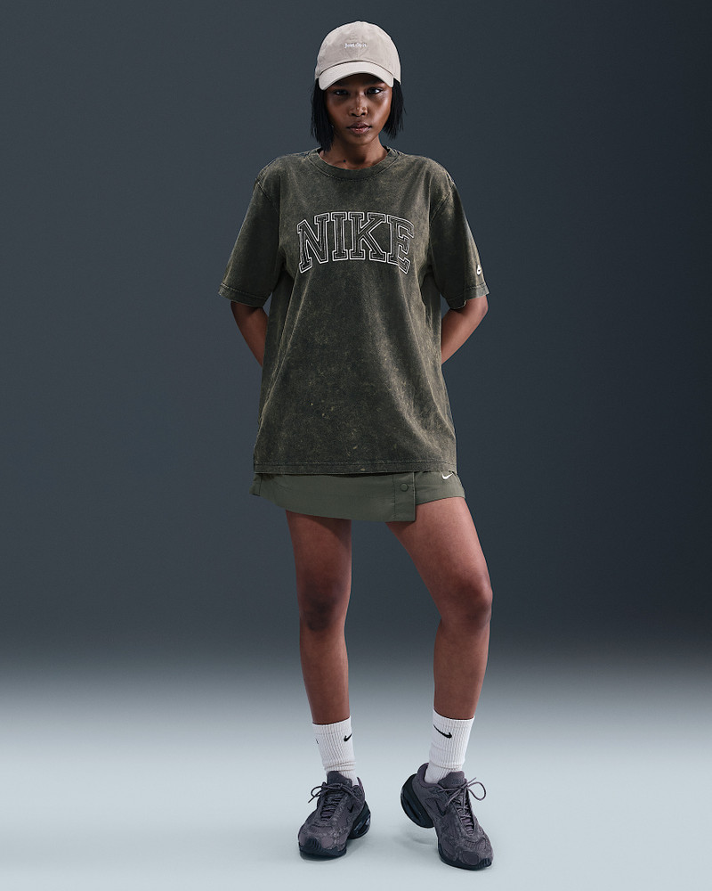 Nike Sportswear Classics Women's Loose T-Shirt 4
