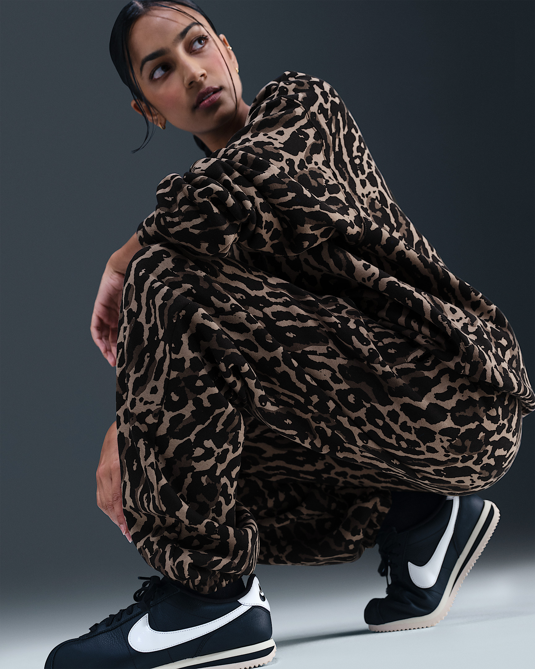 Nike Sportswear Phoenix Fleece Women's High-Waisted Oversized Printed Sweatpants - 5