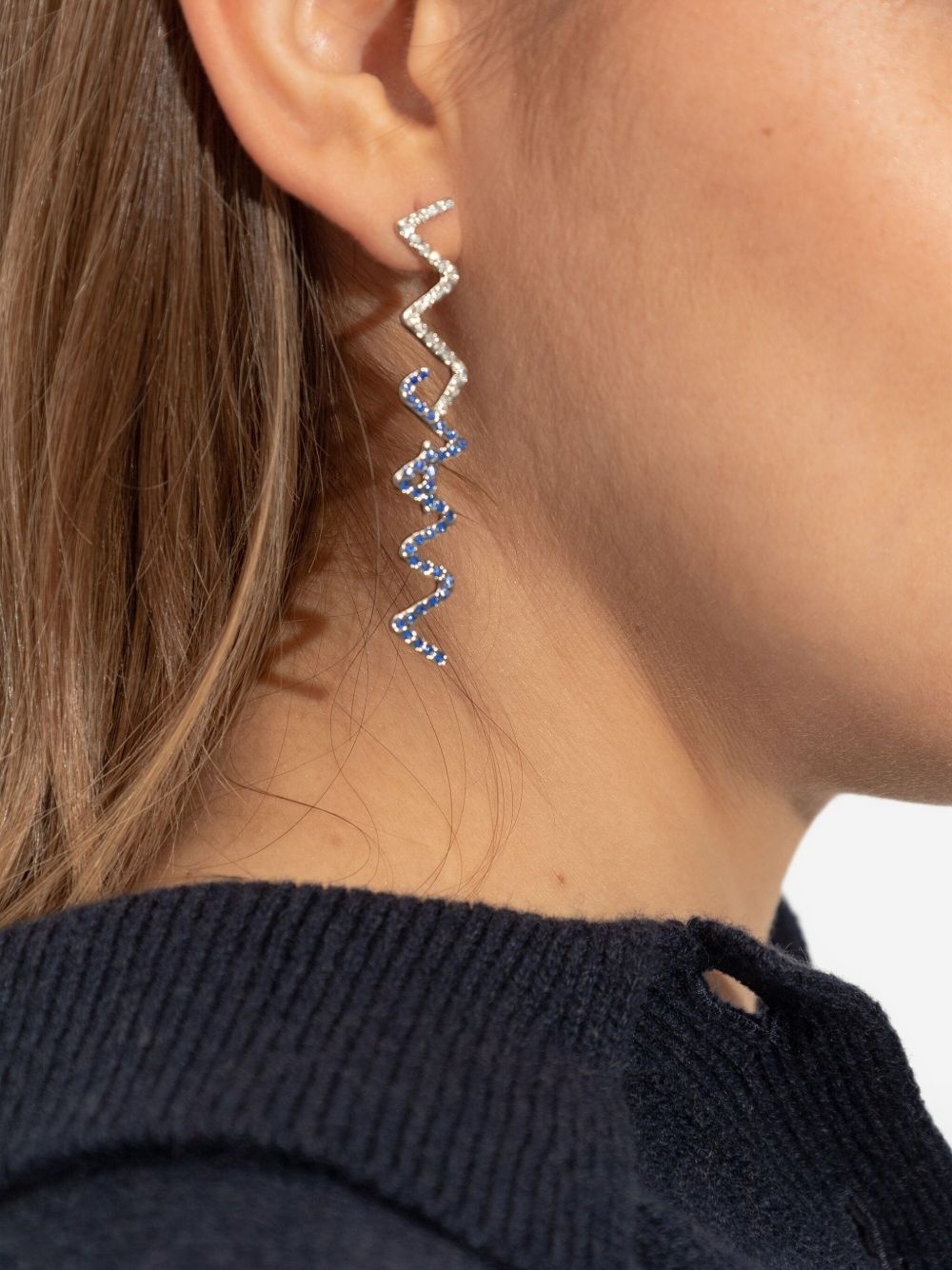 crystal-embellished zigzag earrings - 4