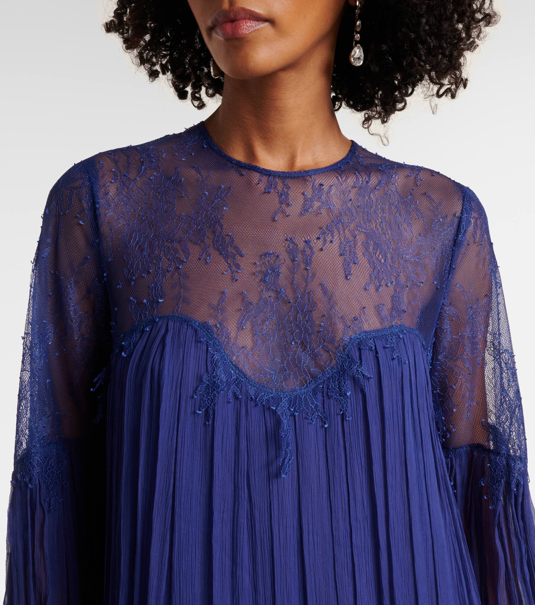 Renia chantilly lace gown - 4