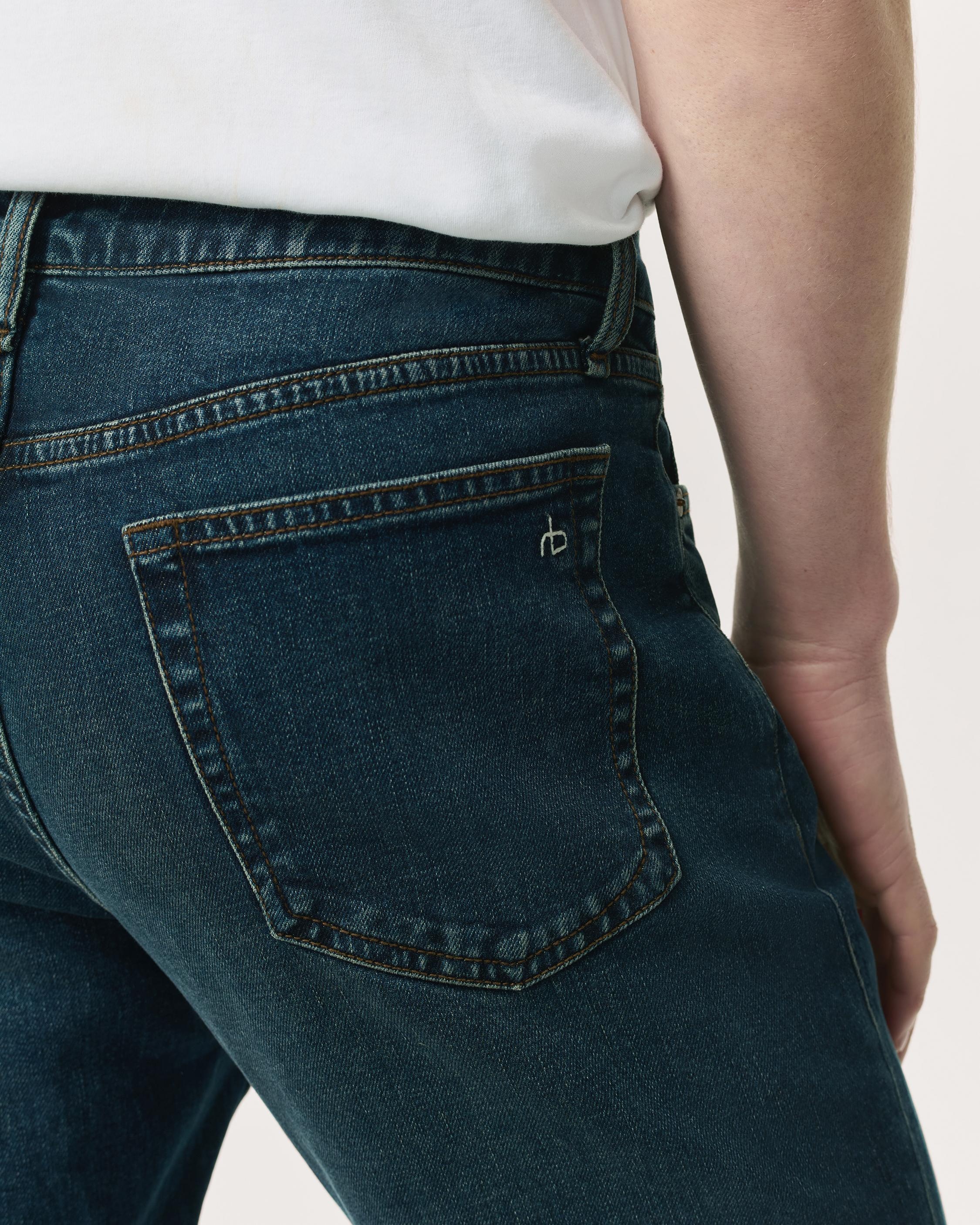 Fit 2 - Cole
Slim Fit Dark Indigo Authentic Stretch Jean - 6