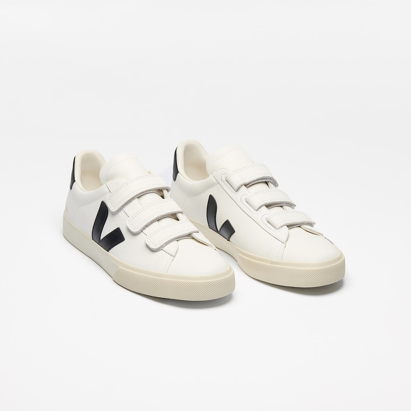 VEJA RECIFE LEATHER WHITE BLACK outlook