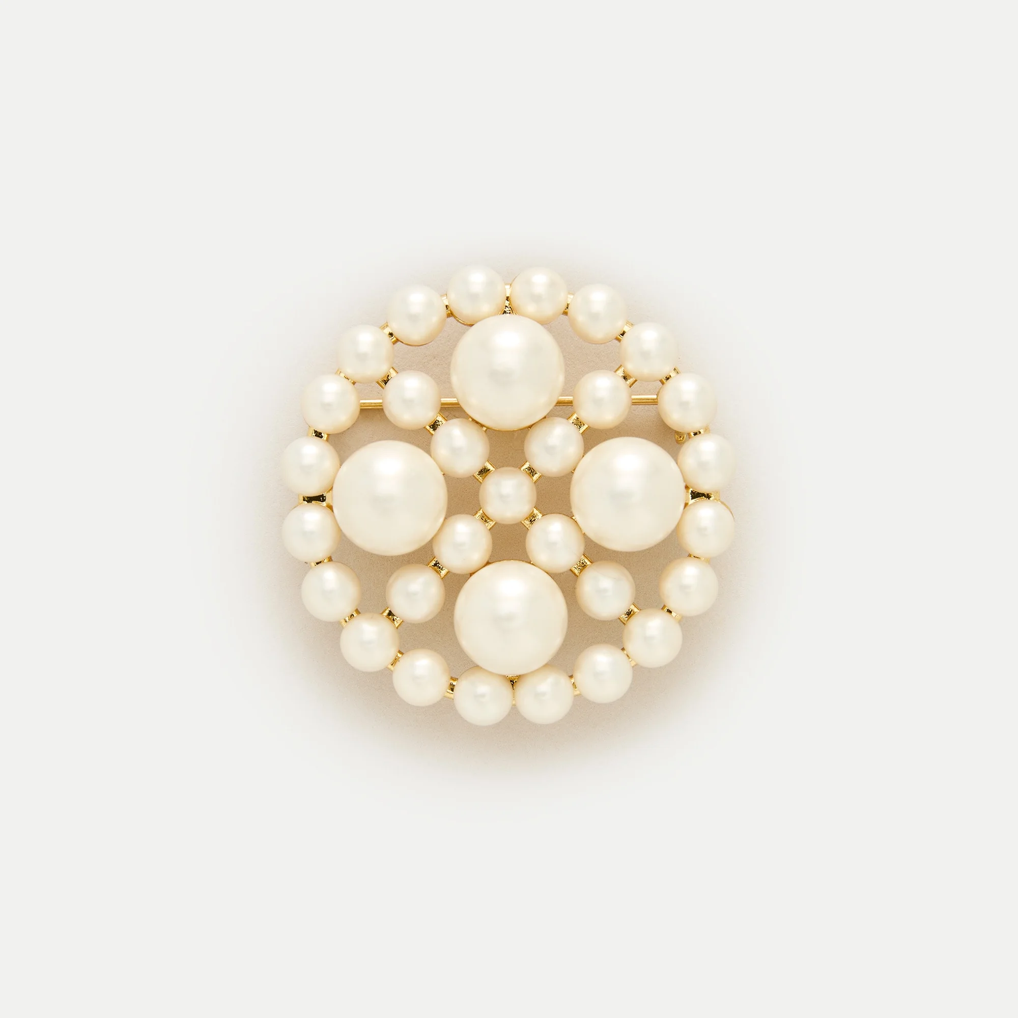 Circular pearl brooch - 1