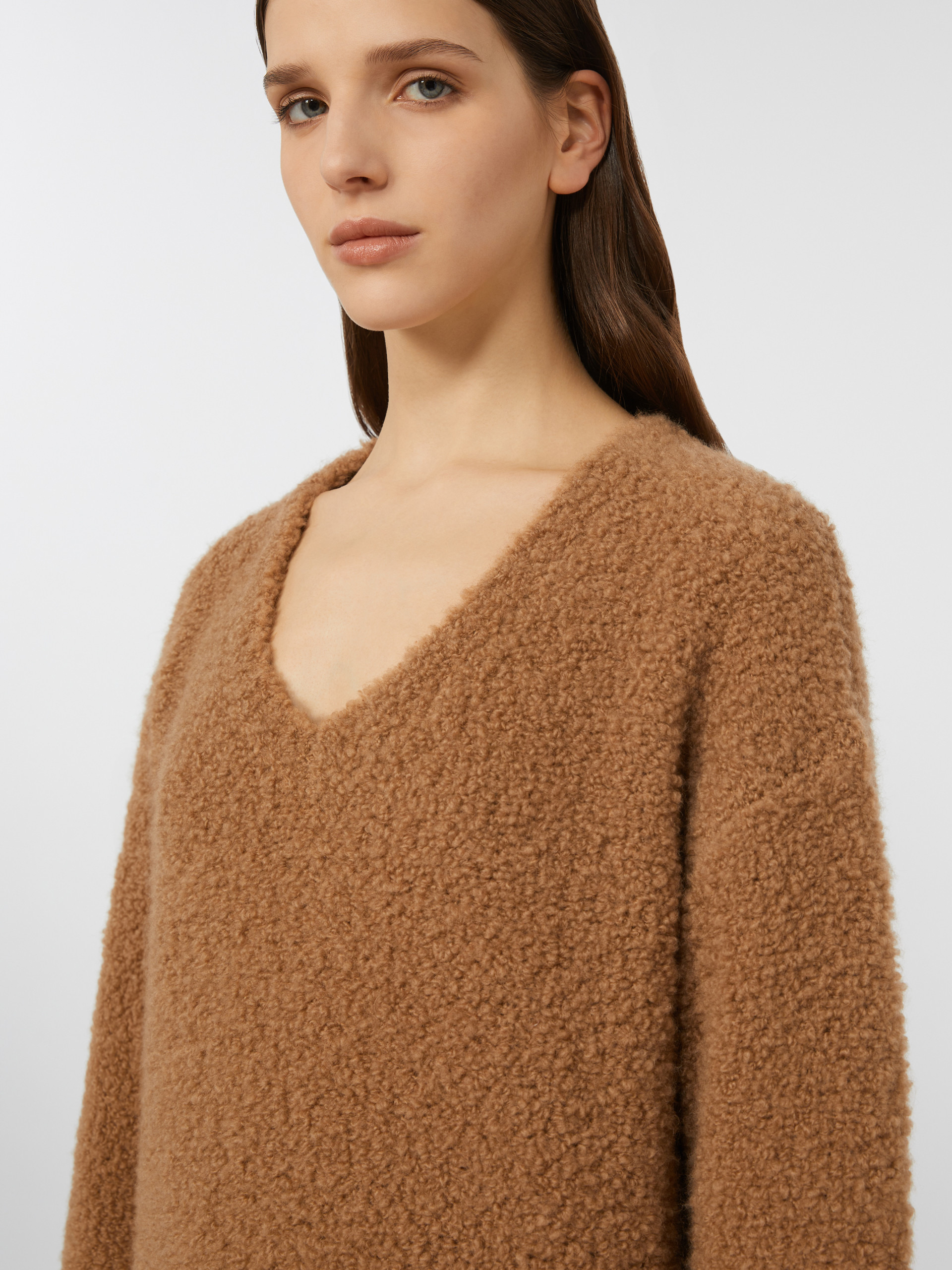 PANTERA Bouclé silk V-neck camel jumper - 5