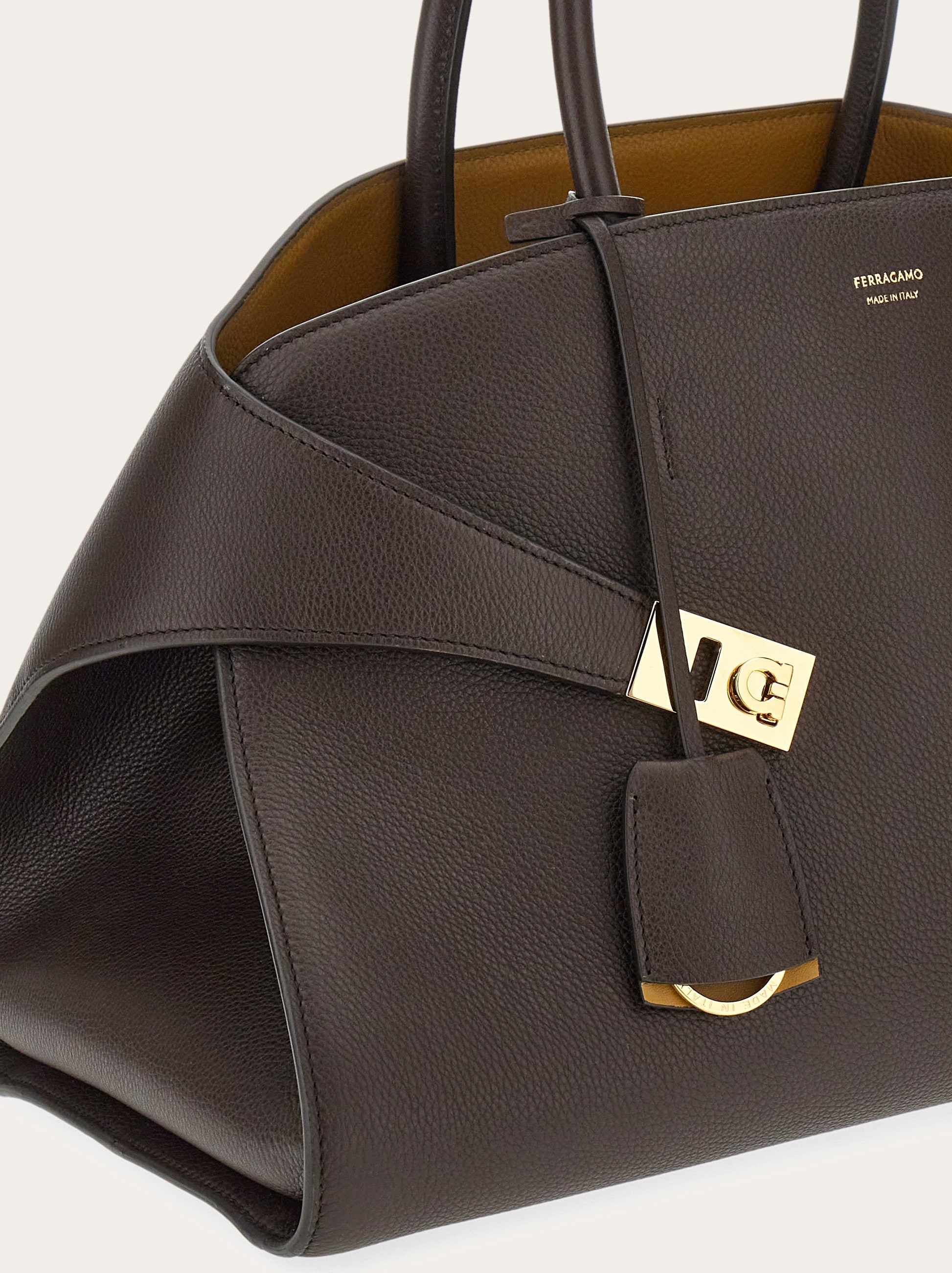Hug bicolor handbag (M) - 8