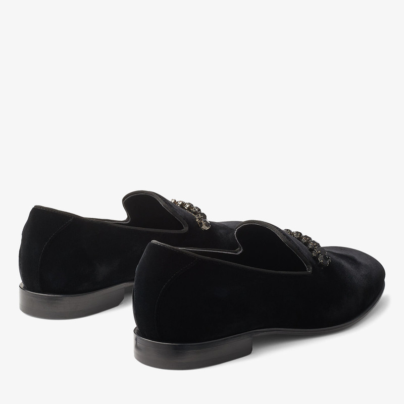 JIMMY CHOO Thame
Black Velvet Slipper with Crystal Piece outlook