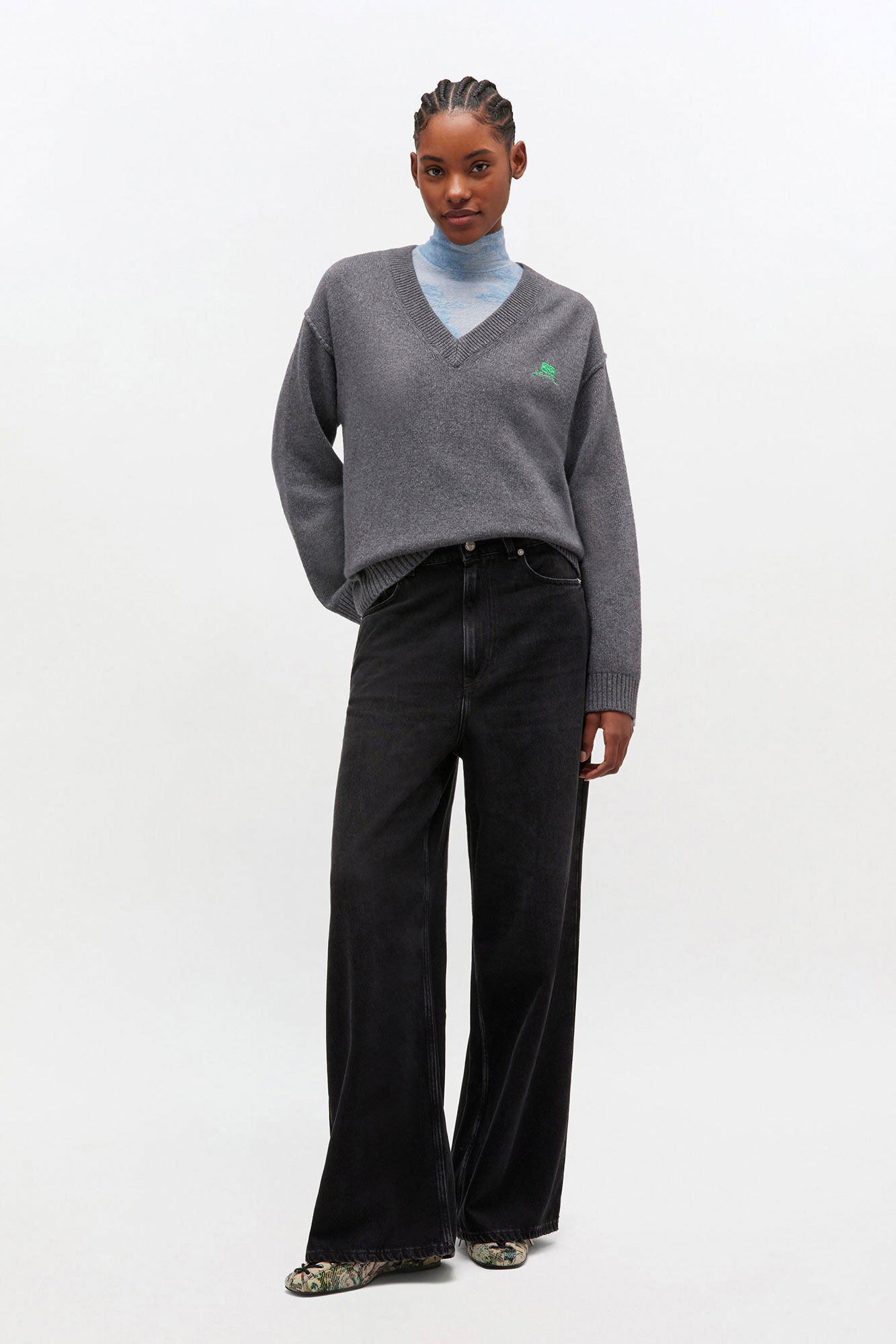GREY WOOL MIX V-NECK SWEATER - 2