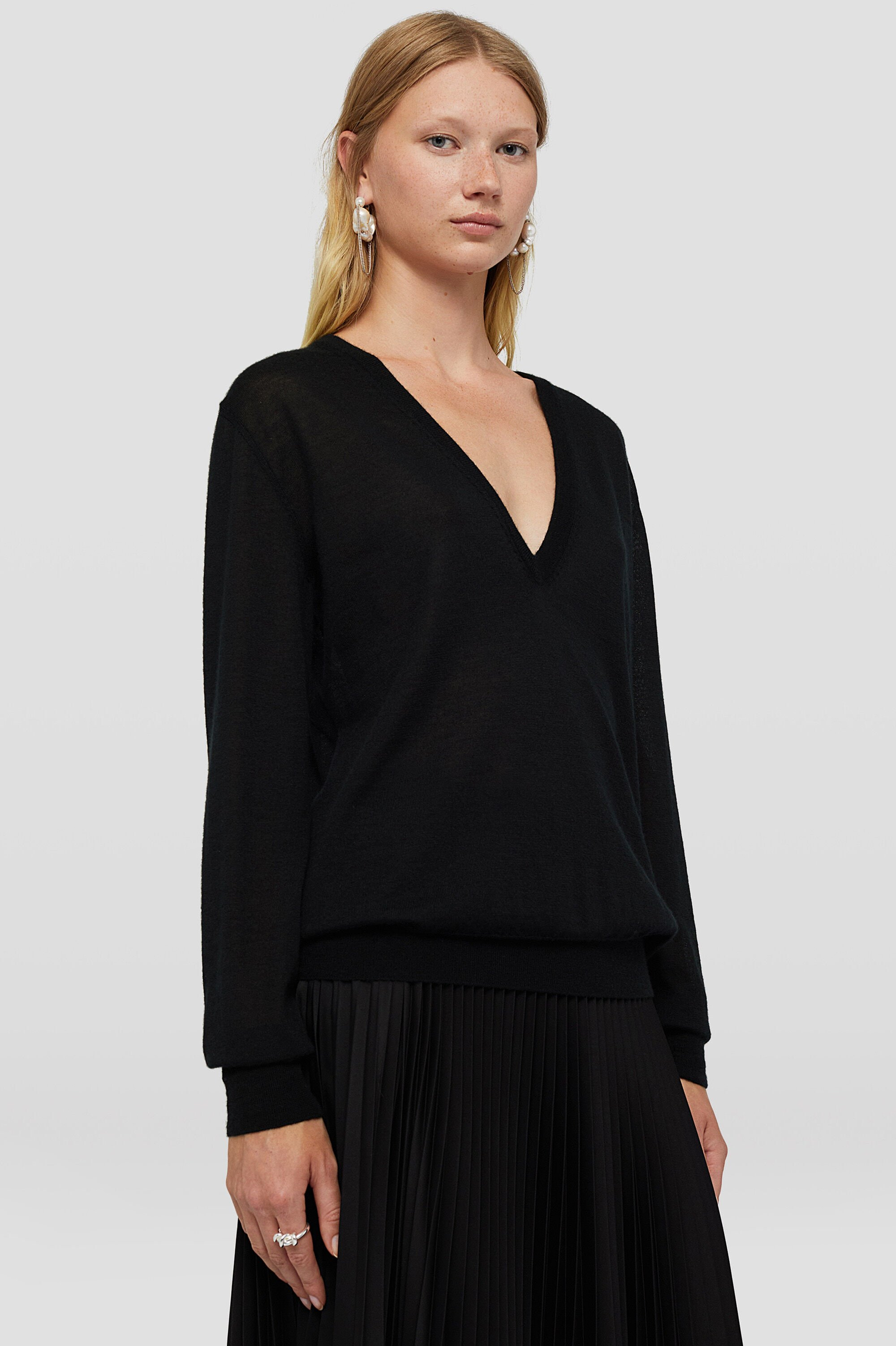 V-Neck Sweater - 4